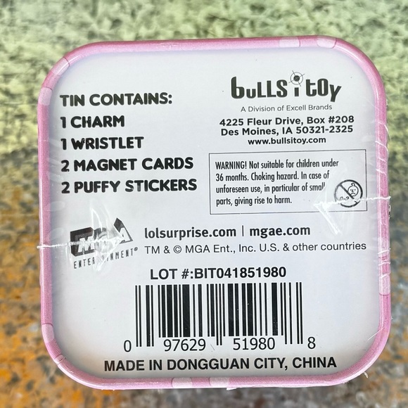 NEW! 2 L.O.L Surprise Mini Tin Fun Pack Charm Wristlet Magnet Cards & Surprise - Picture 8 of 8